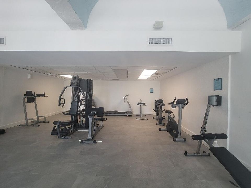 For Rent: $1,850 (2 beds, 2 baths, 1036 Square Feet)