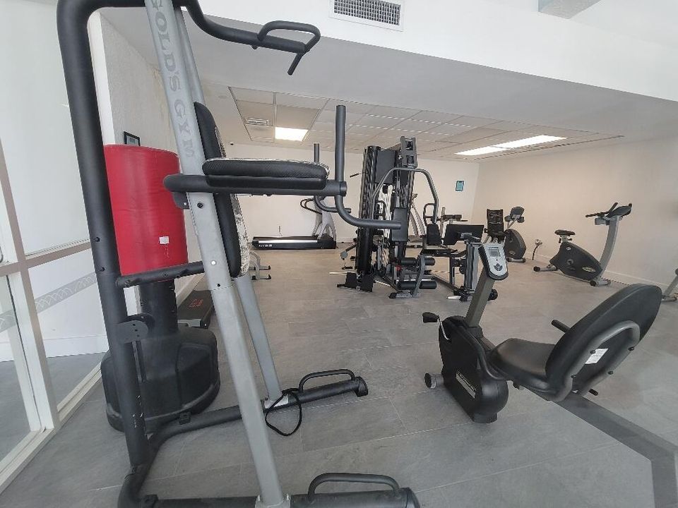 For Rent: $1,850 (2 beds, 2 baths, 1036 Square Feet)