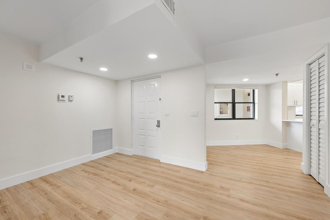 En Venta: $779,000 (3 camas, 3 baños, 1848 Pies cuadrados)