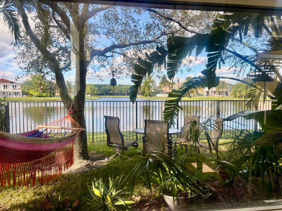 出租: $7,500 (4 贝兹, 2 浴室, 2250 平方英尺)