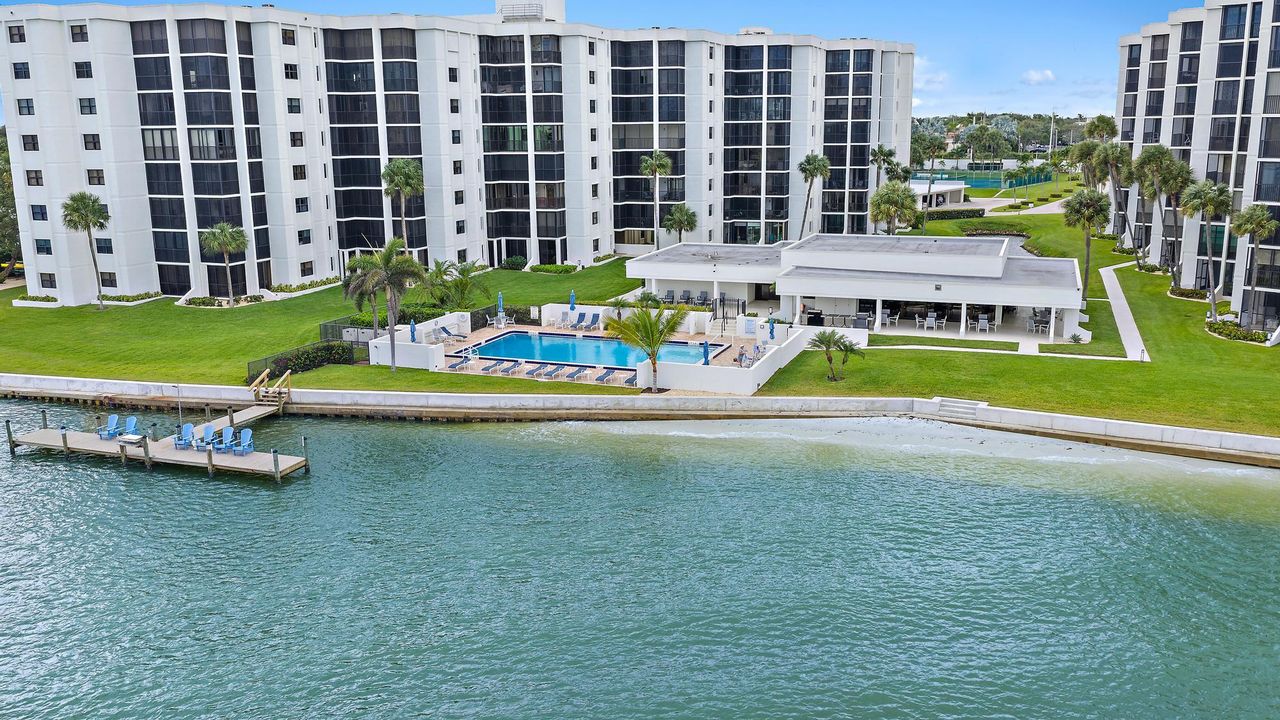 En Venta: $779,000 (3 camas, 3 baños, 1848 Pies cuadrados)