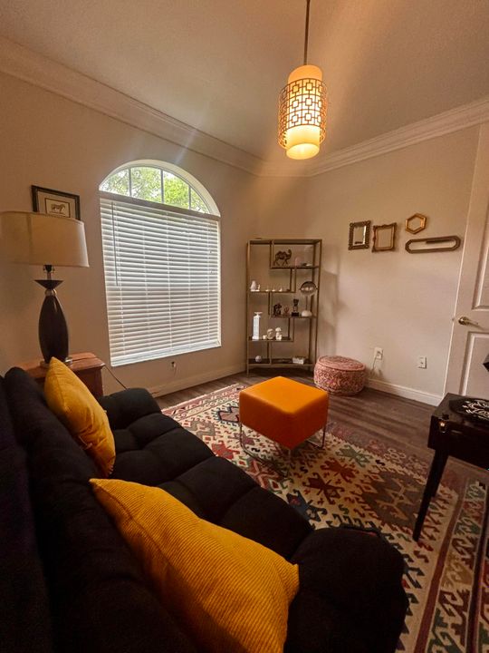 出租: $7,500 (4 贝兹, 2 浴室, 2250 平方英尺)