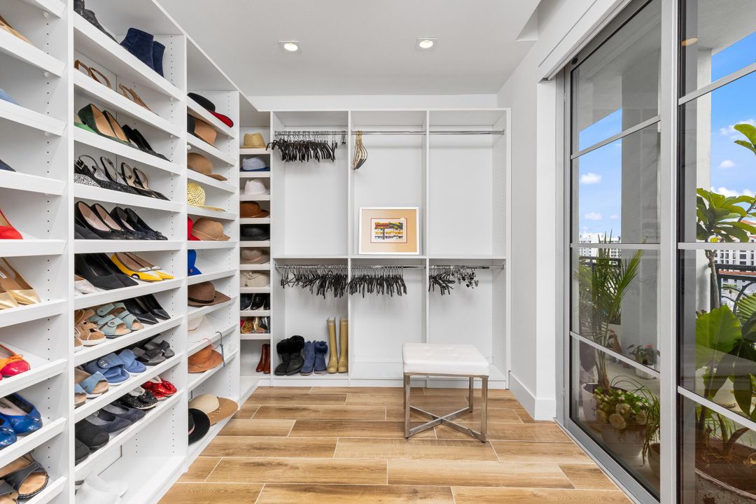 На продажу: $2,850,000 (2 спален, 3 ванн, 2810 Квадратных фут)