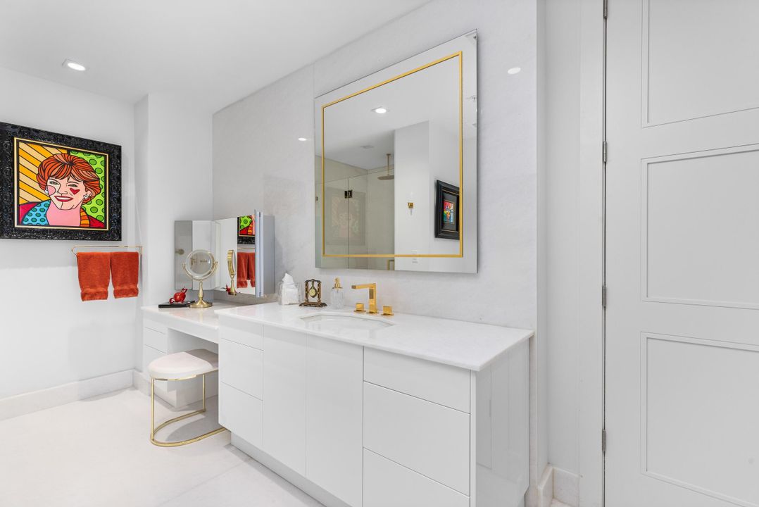 На продажу: $2,850,000 (2 спален, 3 ванн, 2810 Квадратных фут)