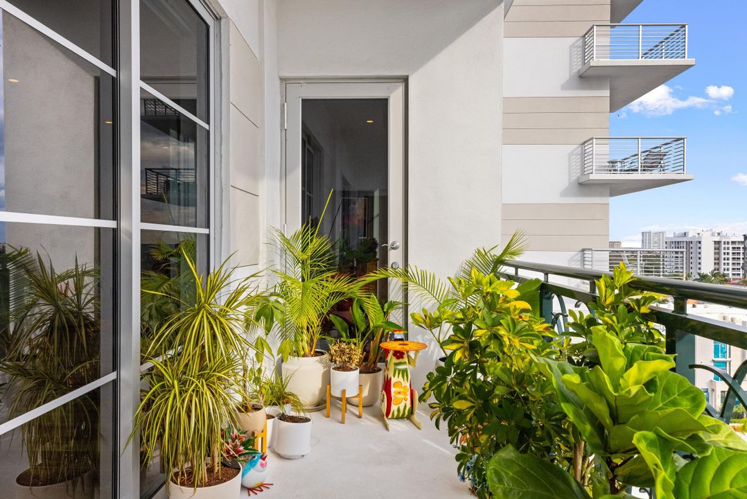 На продажу: $2,850,000 (2 спален, 3 ванн, 2810 Квадратных фут)