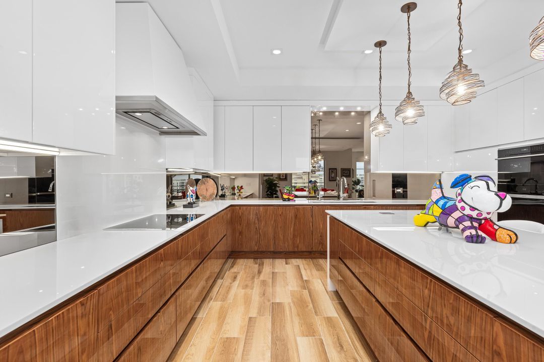 На продажу: $2,850,000 (2 спален, 3 ванн, 2810 Квадратных фут)