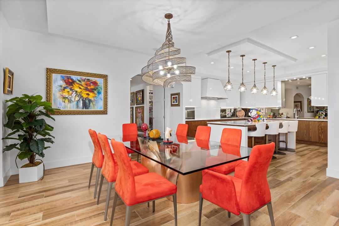 На продажу: $2,850,000 (2 спален, 3 ванн, 2810 Квадратных фут)