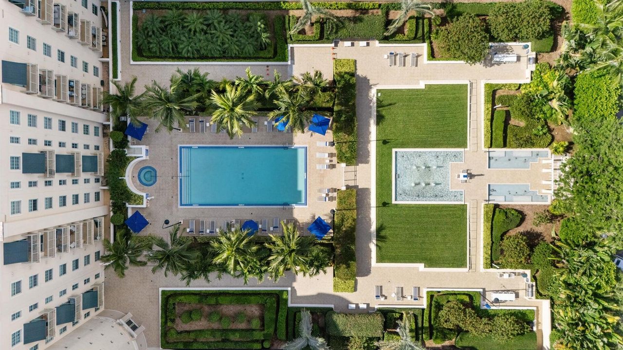 En Venta: $670,000 (3 camas, 3 baños, 2033 Pies cuadrados)