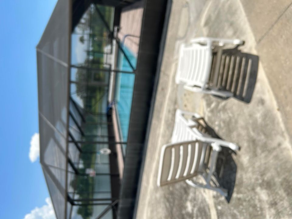 For Sale: $249,000 (2 beds, 2 baths, 825 Square Feet)