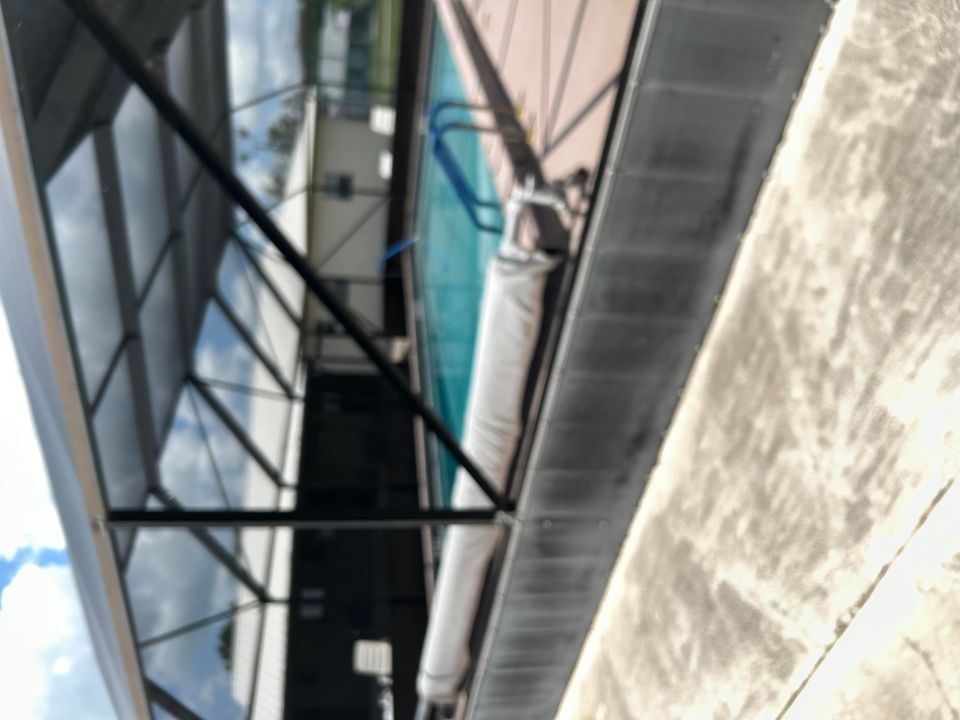 For Sale: $249,000 (2 beds, 2 baths, 825 Square Feet)