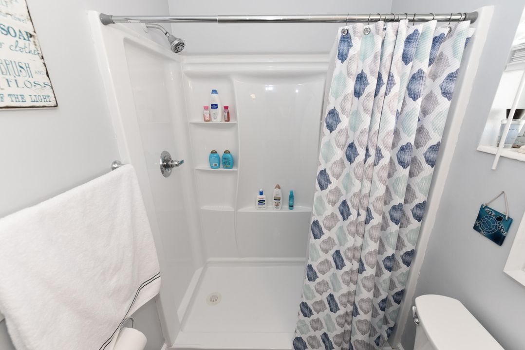 For Sale: $95,000 (1 beds, 1 baths, 624 Square Feet)