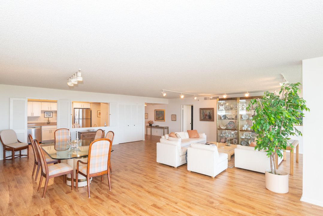 En Venta: $499,000 (3 camas, 3 baños, 2334 Pies cuadrados)