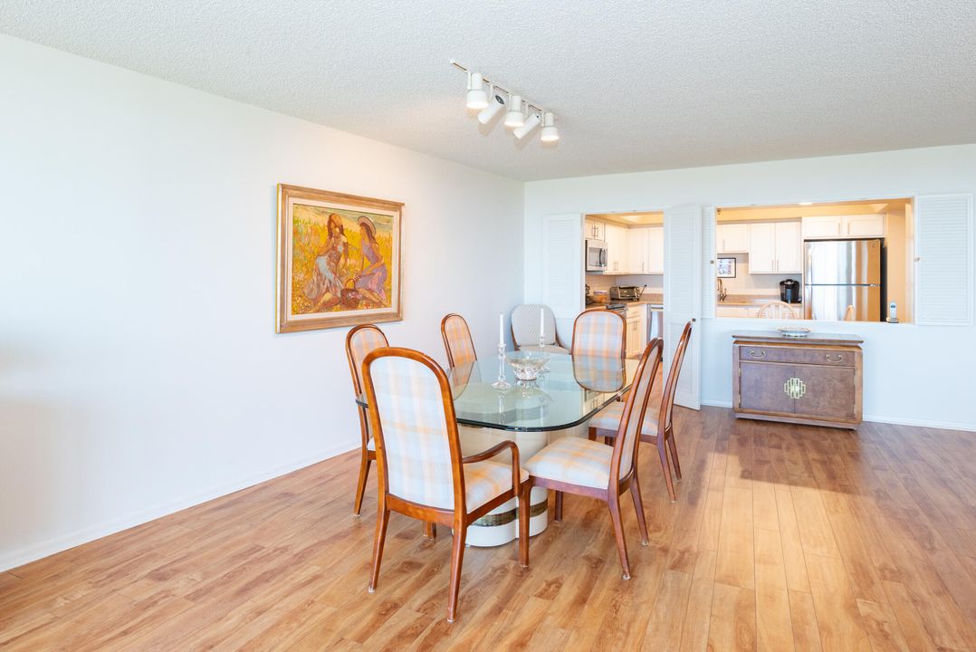 En Venta: $499,000 (3 camas, 3 baños, 2334 Pies cuadrados)