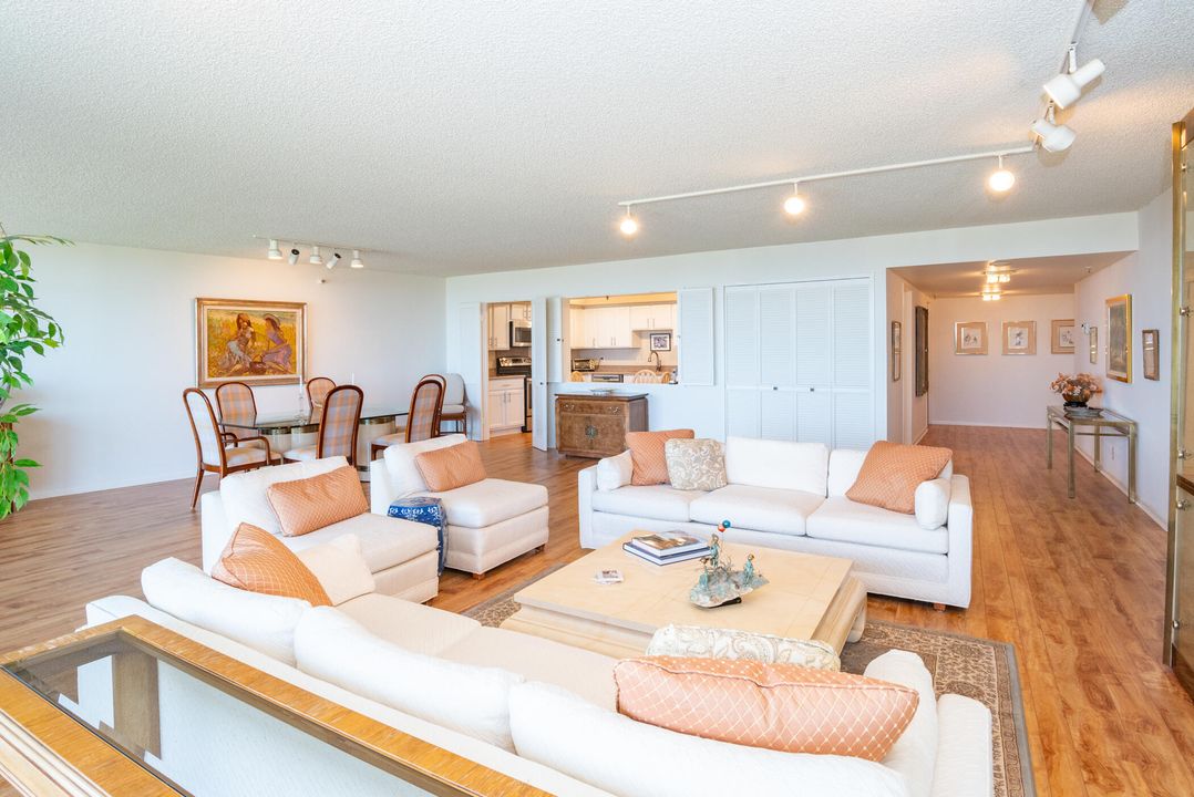 En Venta: $499,000 (3 camas, 3 baños, 2334 Pies cuadrados)