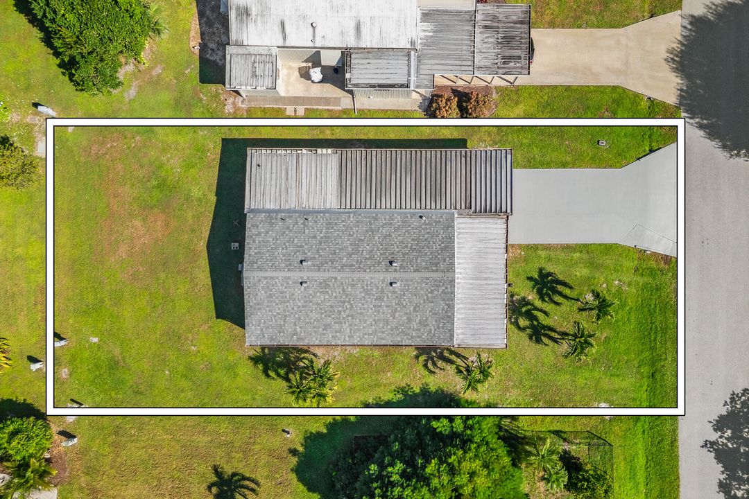 На продажу: $245,000 (2 спален, 2 ванн, 1040 Квадратных фут)