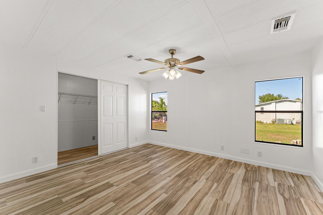 На продажу: $245,000 (2 спален, 2 ванн, 1040 Квадратных фут)