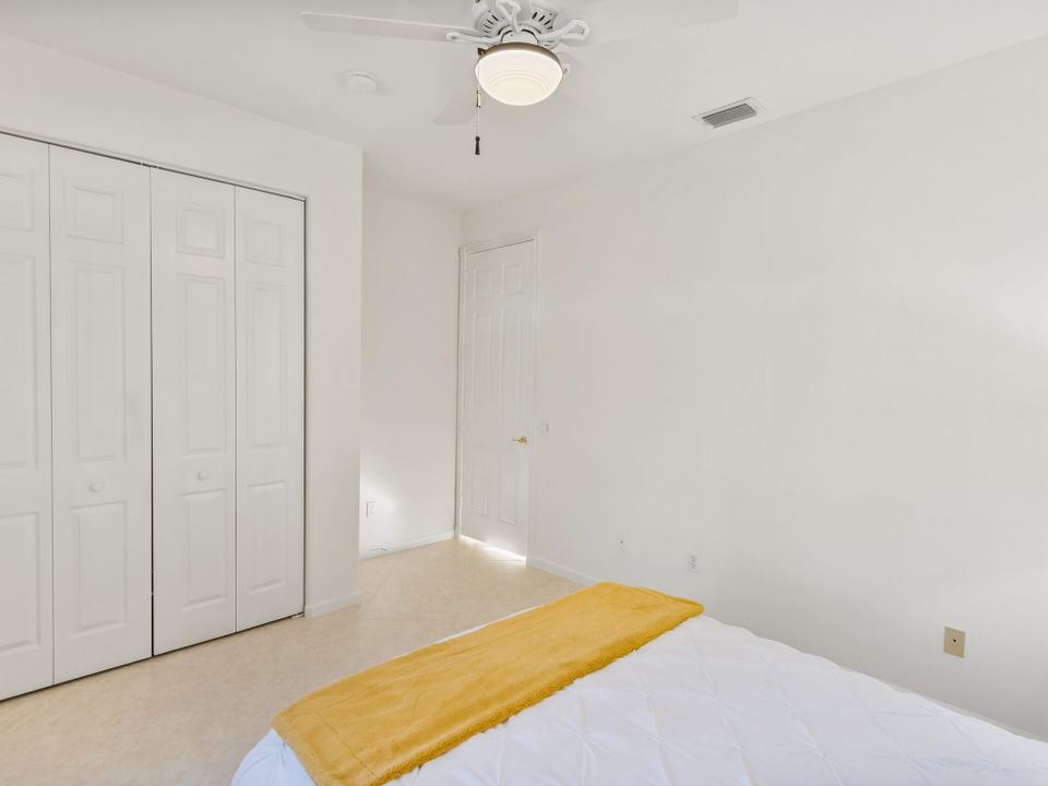 合同活跃: $749,000 (4 贝兹, 2 浴室, 2815 平方英尺)