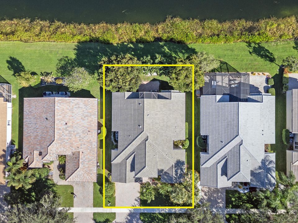 合同活跃: $749,000 (4 贝兹, 2 浴室, 2815 平方英尺)