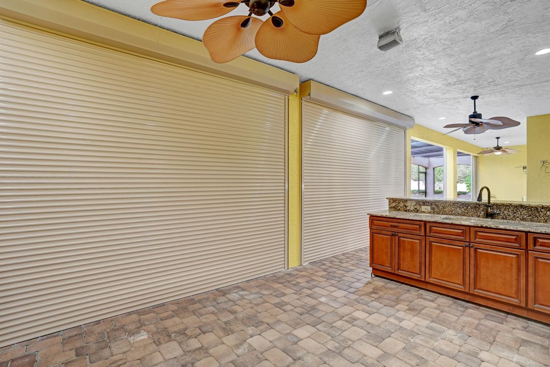 For Sale: $775,000 (6 beds, 3 baths, 4189 Square Feet)