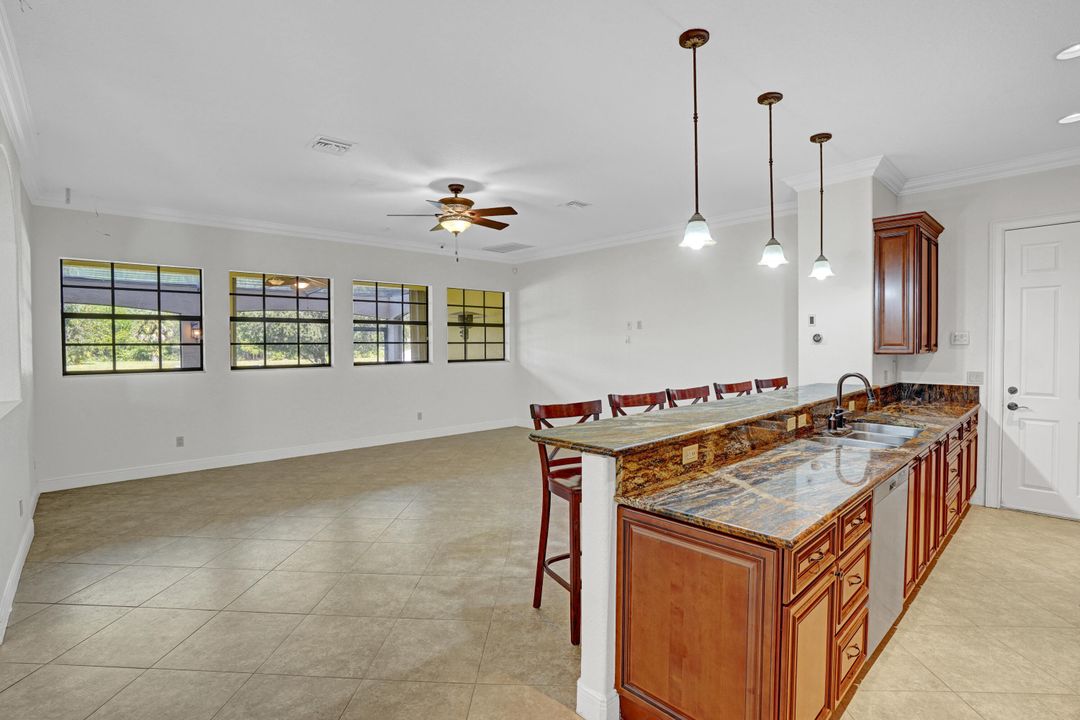 For Sale: $775,000 (6 beds, 3 baths, 4189 Square Feet)