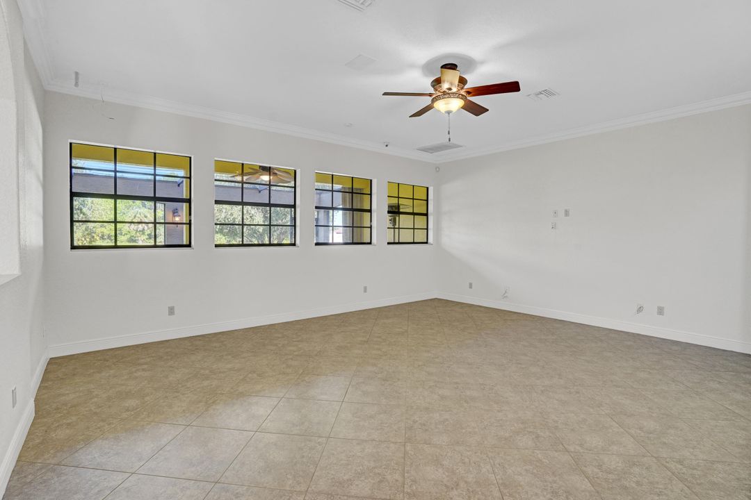 For Sale: $775,000 (6 beds, 3 baths, 4189 Square Feet)