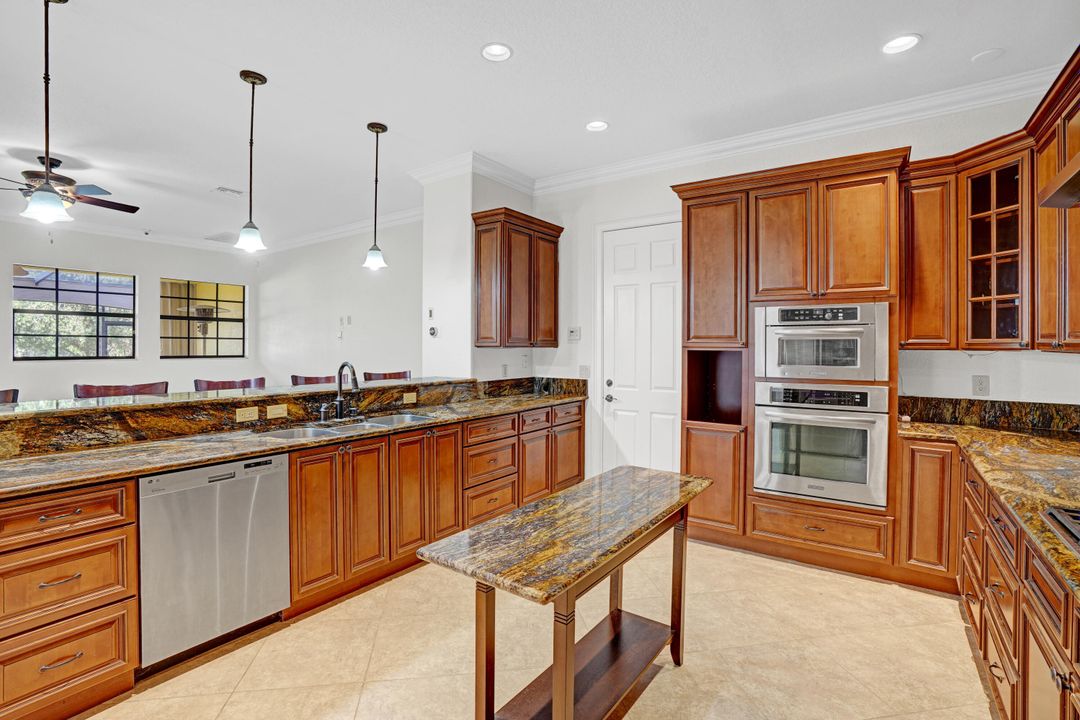 For Sale: $775,000 (6 beds, 3 baths, 4189 Square Feet)