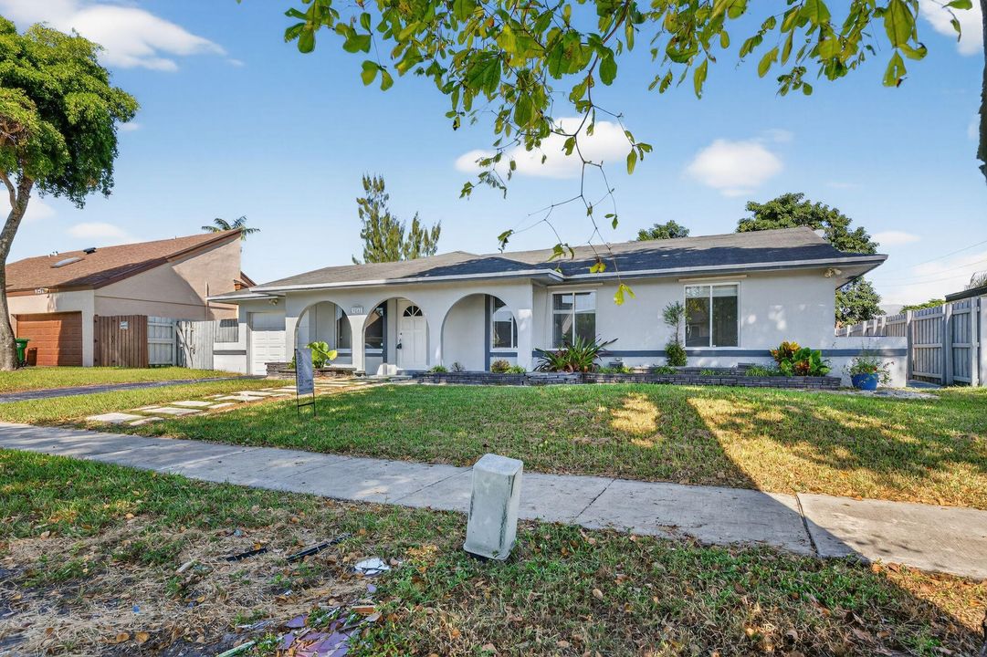 Active With Contract: $533,000 (4 beds, 2 baths, 1490 Square Feet)