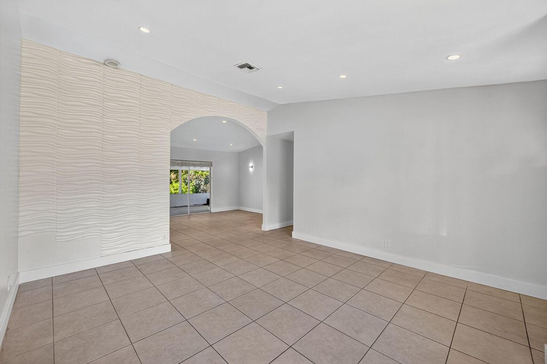 Active With Contract: $533,000 (4 beds, 2 baths, 1490 Square Feet)