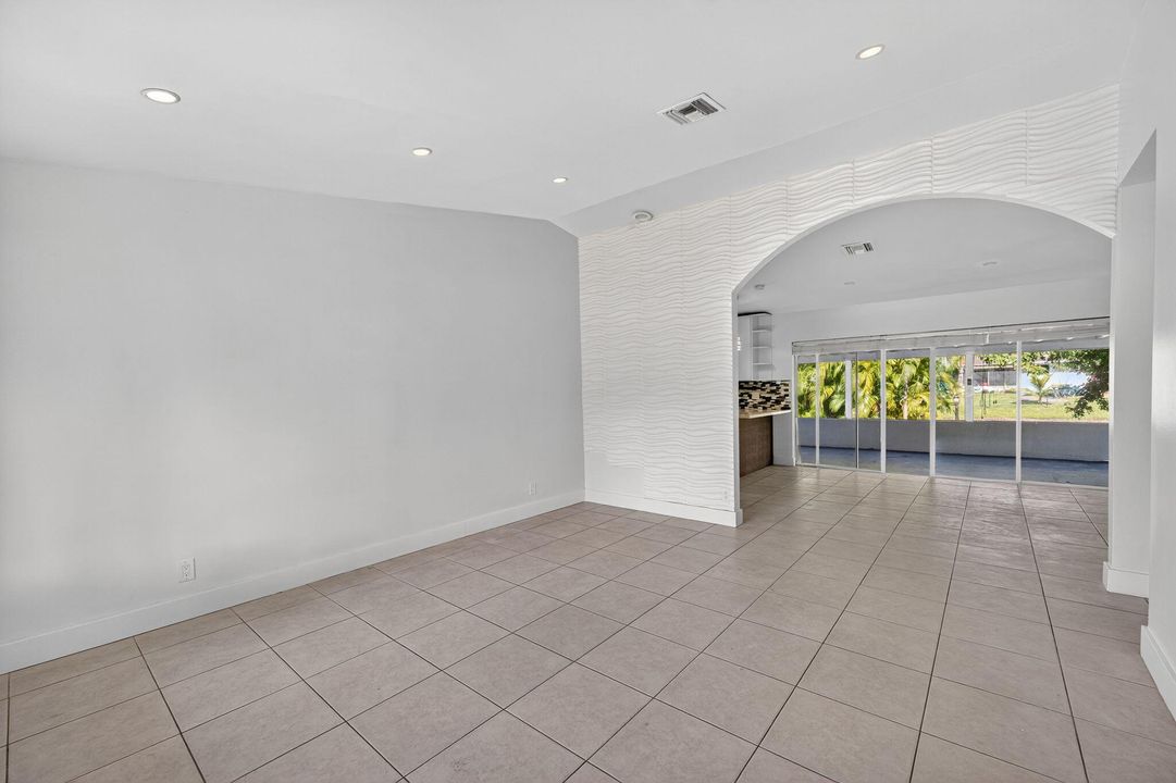 Active With Contract: $533,000 (4 beds, 2 baths, 1490 Square Feet)