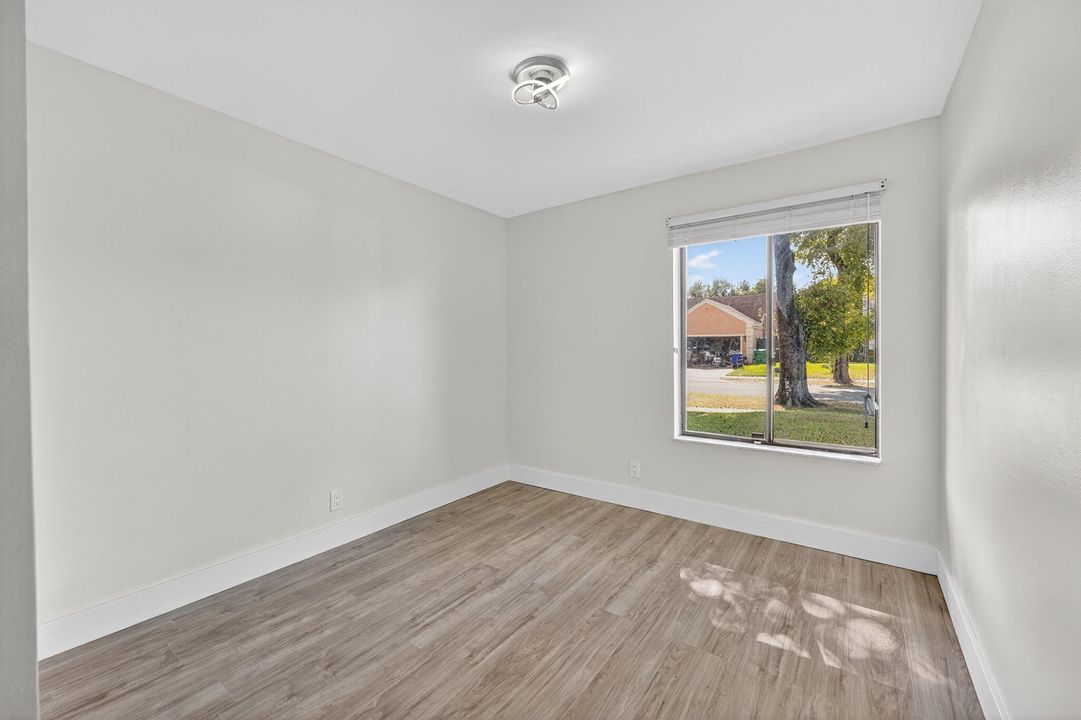 Active With Contract: $533,000 (4 beds, 2 baths, 1490 Square Feet)