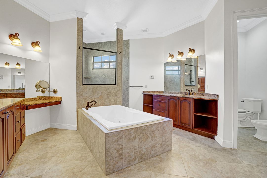 For Sale: $775,000 (6 beds, 3 baths, 4189 Square Feet)