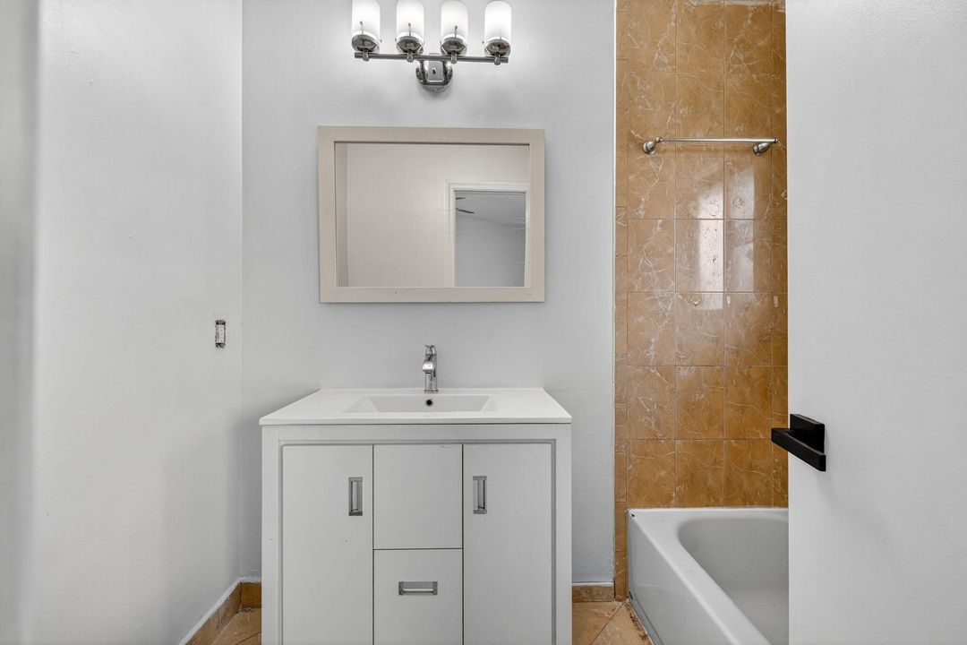 Active With Contract: $533,000 (4 beds, 2 baths, 1490 Square Feet)