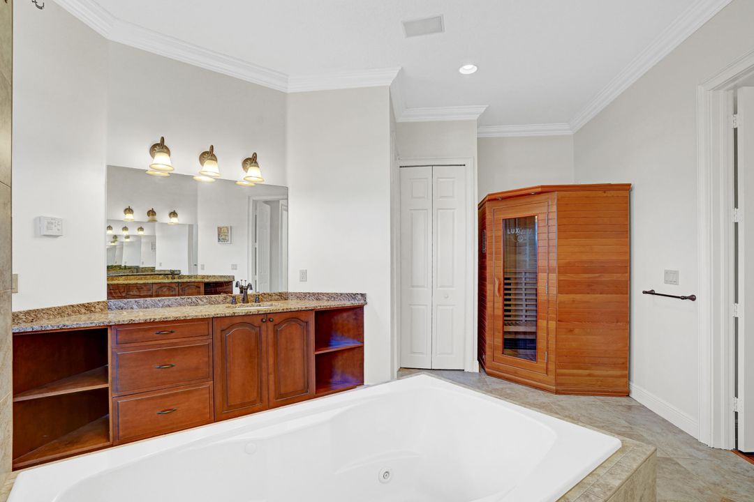 For Sale: $775,000 (6 beds, 3 baths, 4189 Square Feet)