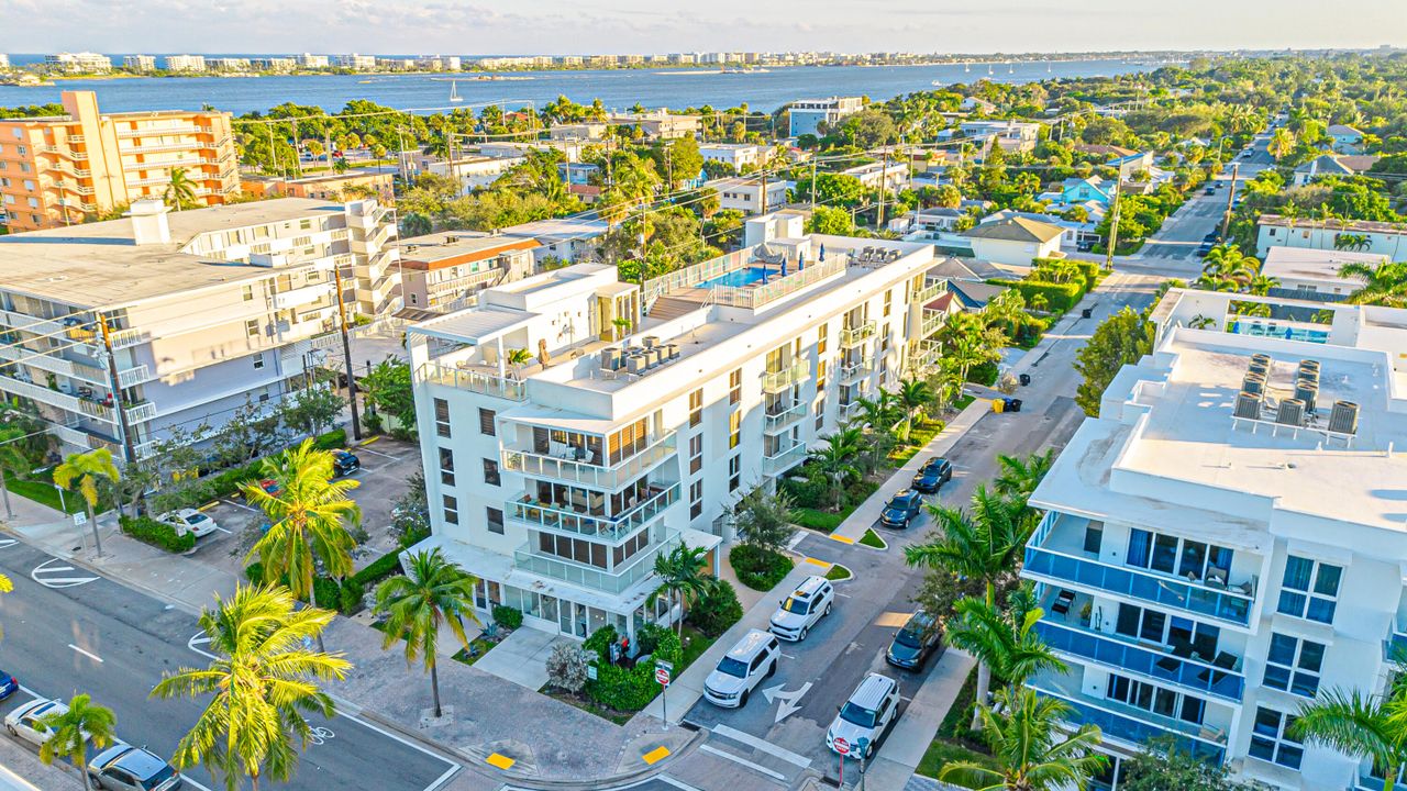 Active With Contract: $3,500 (2 beds, 2 baths, 1683 Square Feet)