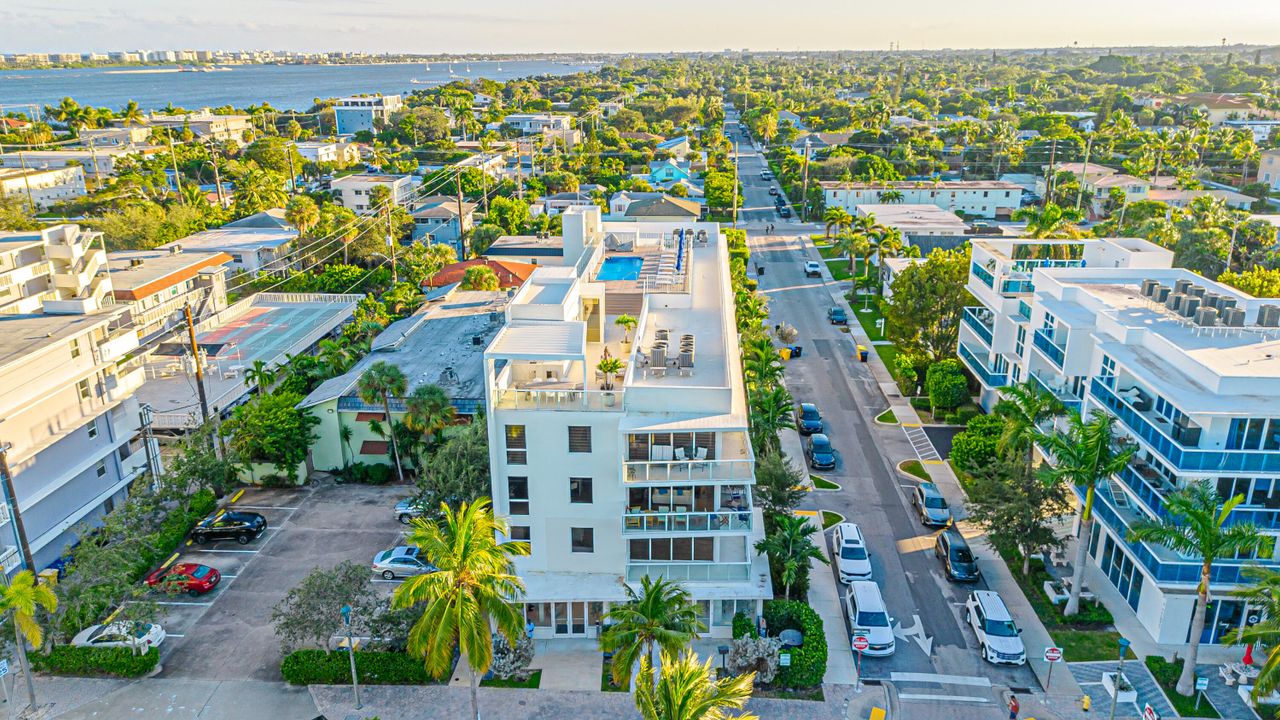 Active With Contract: $3,500 (2 beds, 2 baths, 1683 Square Feet)