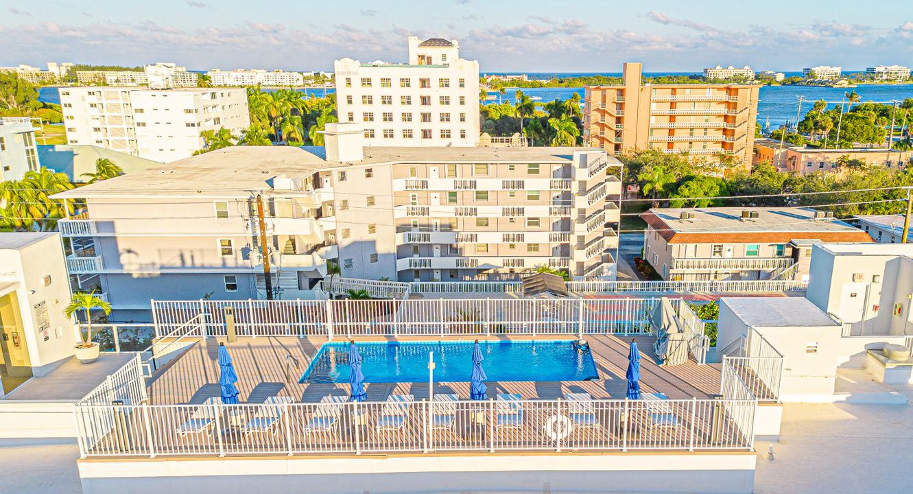 Active With Contract: $3,500 (2 beds, 2 baths, 1683 Square Feet)