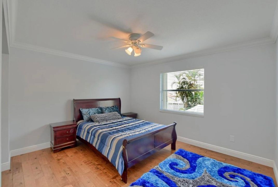 待售: $925,000 (5 贝兹, 2 浴室, 3030 平方英尺)