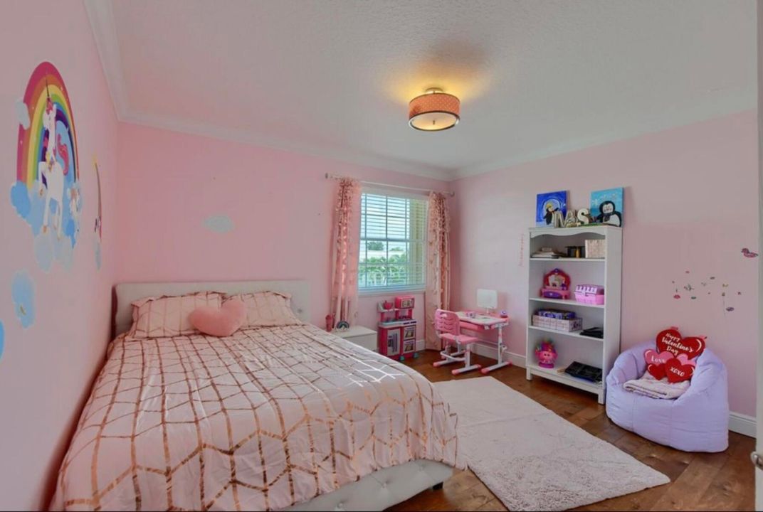 待售: $925,000 (5 贝兹, 2 浴室, 3030 平方英尺)