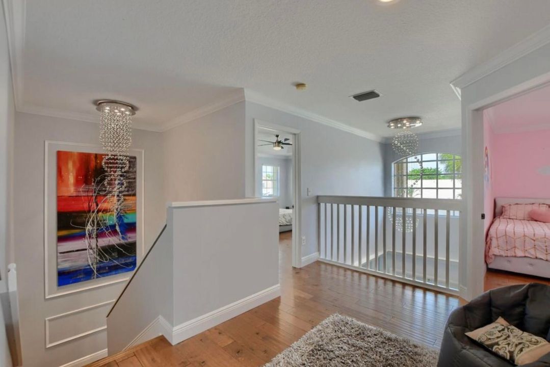 待售: $925,000 (5 贝兹, 2 浴室, 3030 平方英尺)