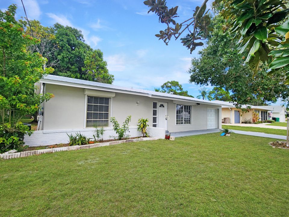 待售: $290,000 (2 贝兹, 2 浴室, 974 平方英尺)