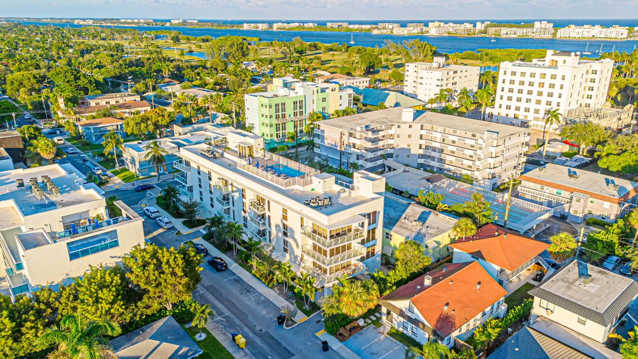 Active With Contract: $3,500 (2 beds, 2 baths, 1683 Square Feet)