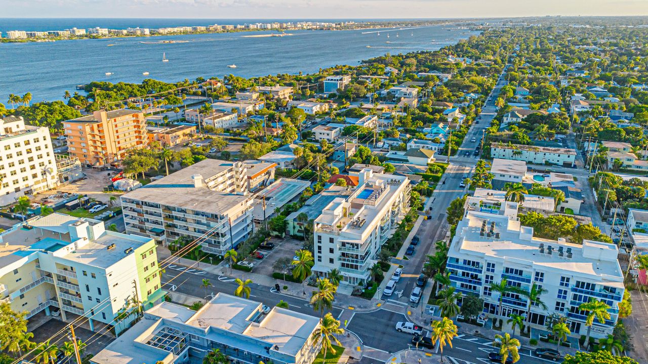 Active With Contract: $3,500 (2 beds, 2 baths, 1683 Square Feet)