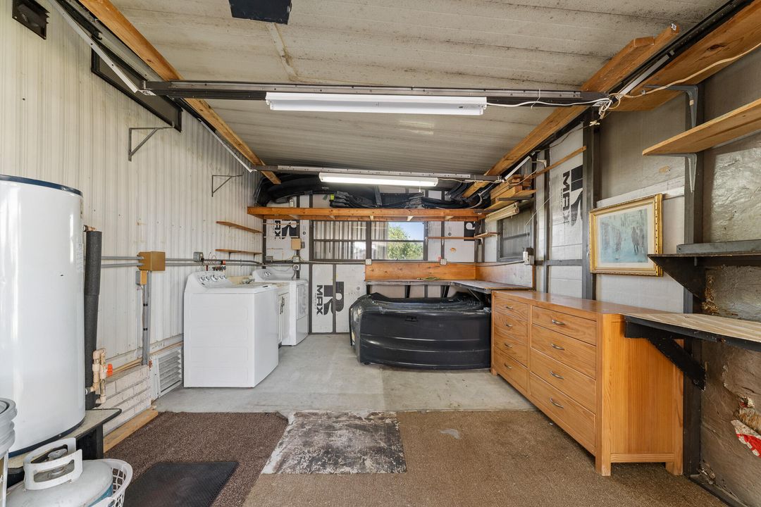 На продажу: $245,000 (2 спален, 2 ванн, 1040 Квадратных фут)