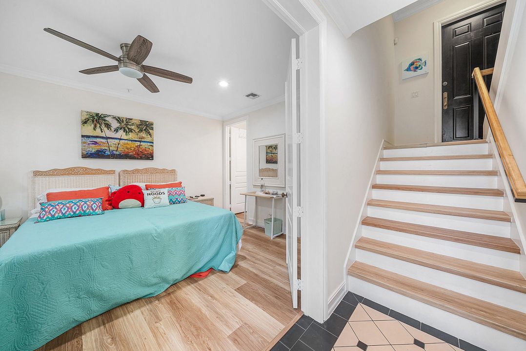 待售: $719,900 (2 贝兹, 2 浴室, 1404 平方英尺)