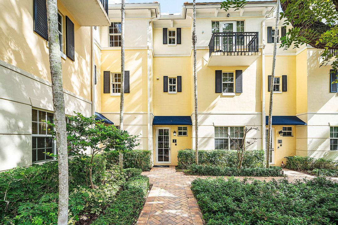 待售: $719,900 (2 贝兹, 2 浴室, 1404 平方英尺)