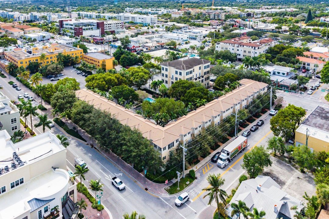 待售: $719,900 (2 贝兹, 2 浴室, 1404 平方英尺)