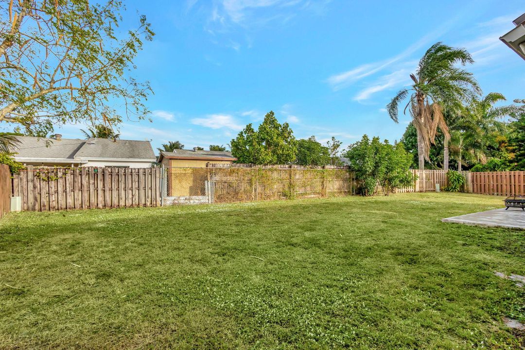 For Sale: $489,500 (4 beds, 2 baths, 1395 Square Feet)