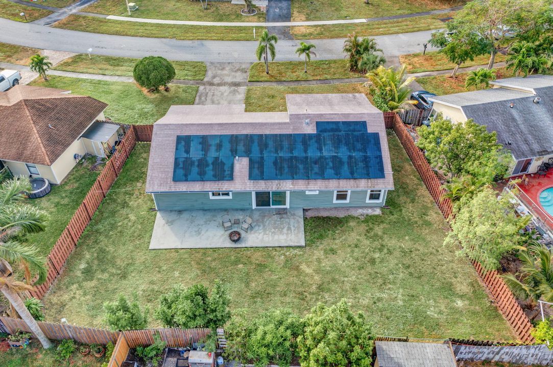 For Sale: $489,500 (4 beds, 2 baths, 1395 Square Feet)