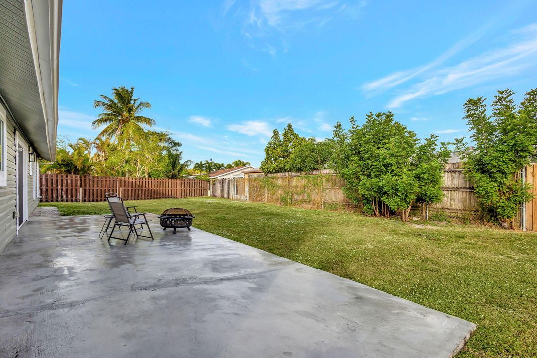 For Sale: $489,500 (4 beds, 2 baths, 1395 Square Feet)