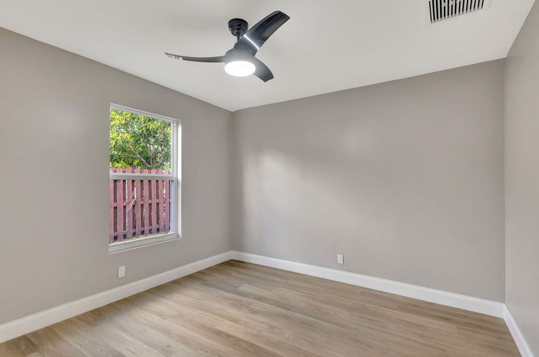 For Sale: $489,500 (4 beds, 2 baths, 1395 Square Feet)